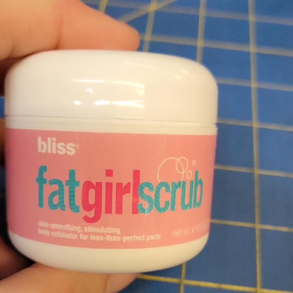 Bliss FatGirlScrub Body Skin Smothing Stimulating Exfoliator 75.3g New Jar